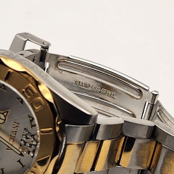 Invicta Pro Diver Women\'s Watch 12852 38mm Silver Dial/Gold Bezel NEEDS BATTERY